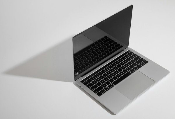 Guide high-tech : comment bien choisir un pc portable en ligne